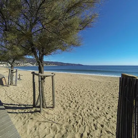 Le Lavandou: 4 Pers, Plage, Parking - Fr-1-803-83 Apartmán Le Lavandou