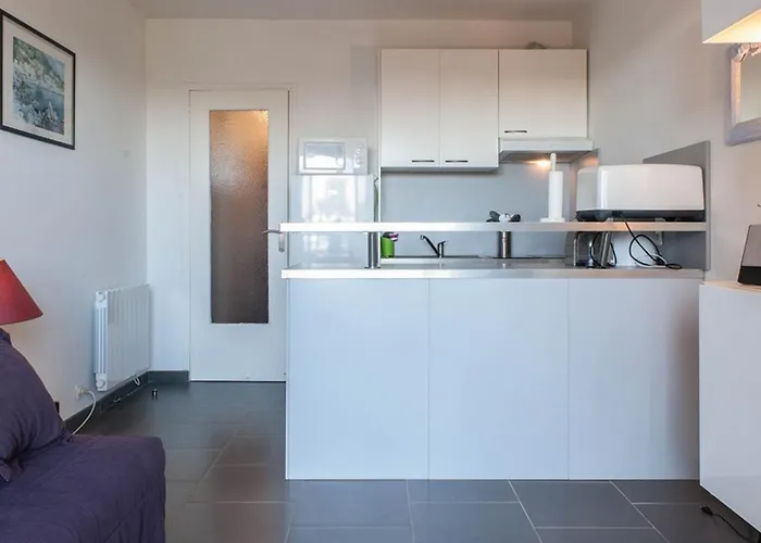 Le Lavandou: 4 Pers, Plage, Parking - Fr-1-803-83 Le Lavandou