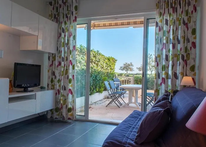 Lägenhet Le Lavandou: 4 Pers, Plage, Parking - Fr-1-803-83